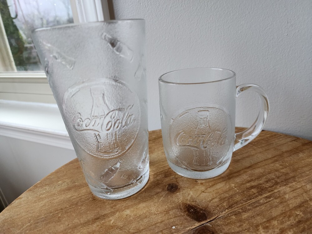 Vintage Clear Coca-Cola Bottle Fying Print Pebble Textured Glass Tumbler & Mug